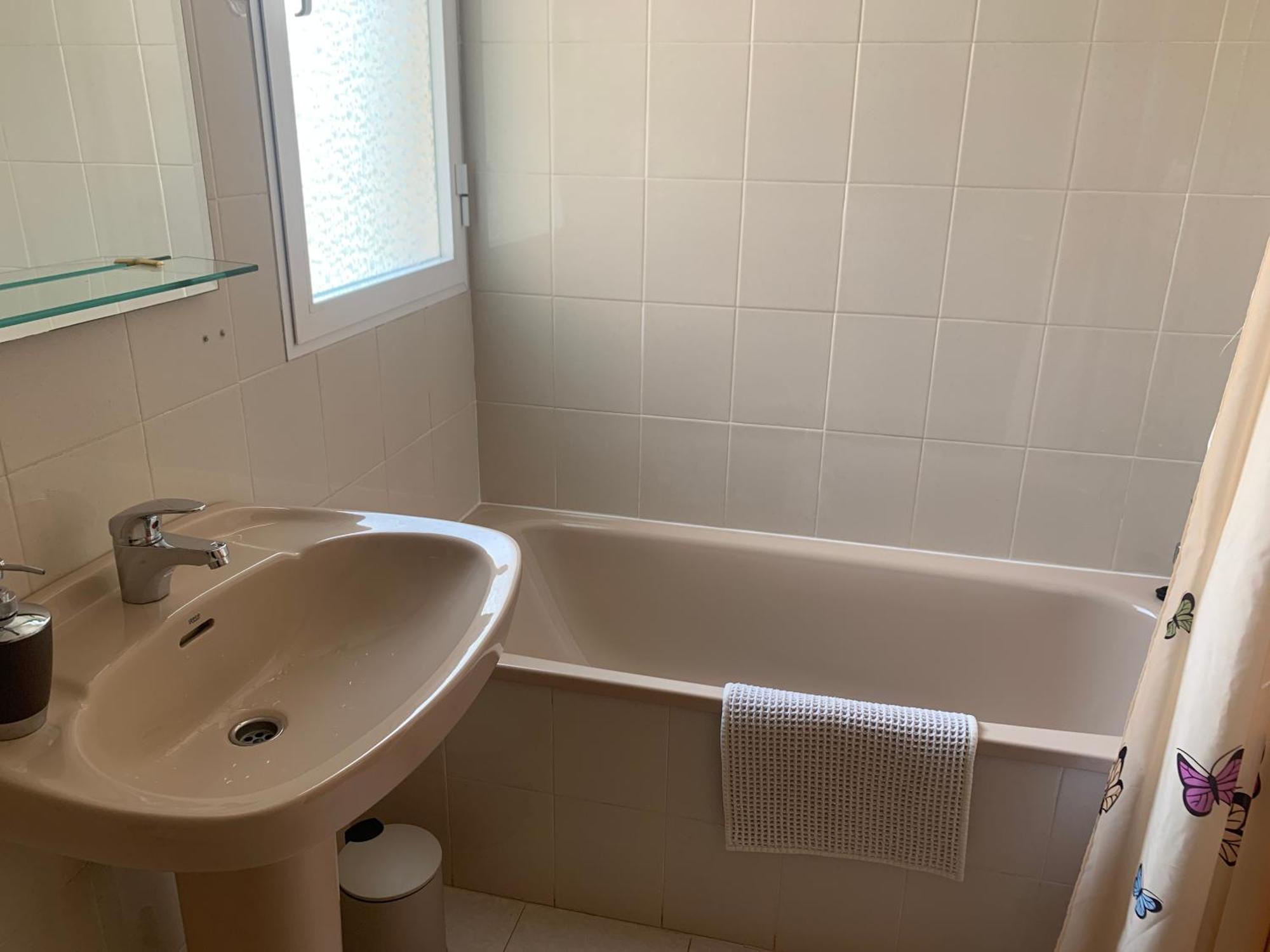 Piso Vacacional Con Piscina En *